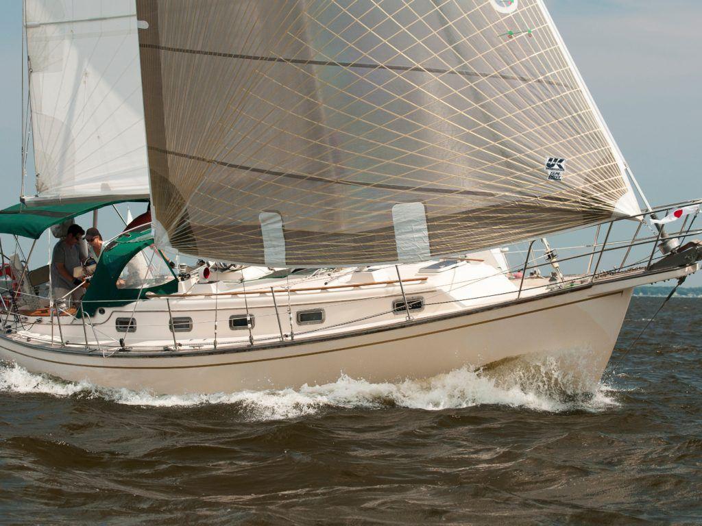 5 Essential Tips for Buying a Used Yacht