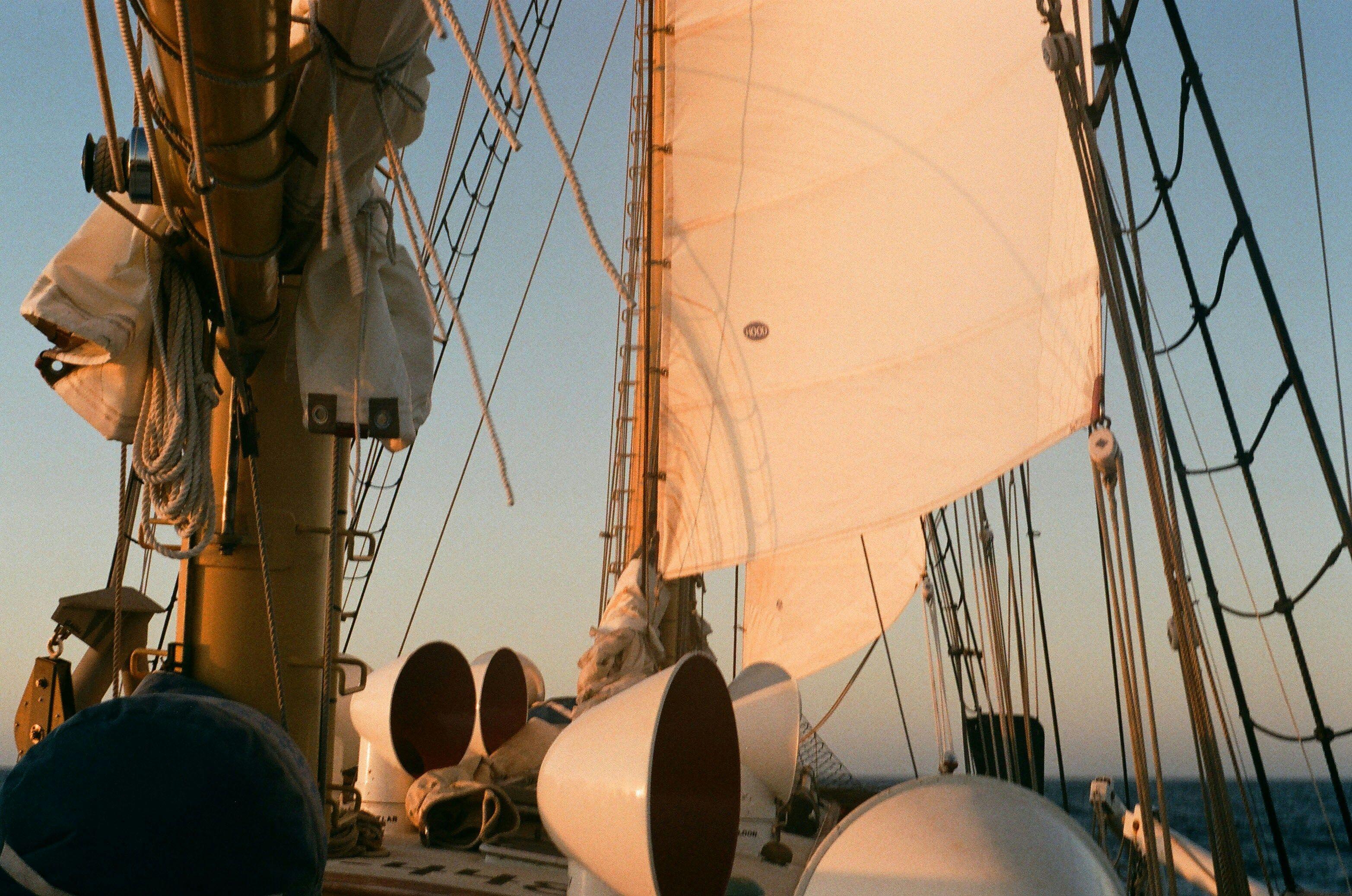 What is the Difference Between In-Mast Reefing and Slab Reefing?